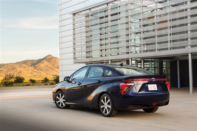 Toyota Mirai – na ogniwa wodorowe