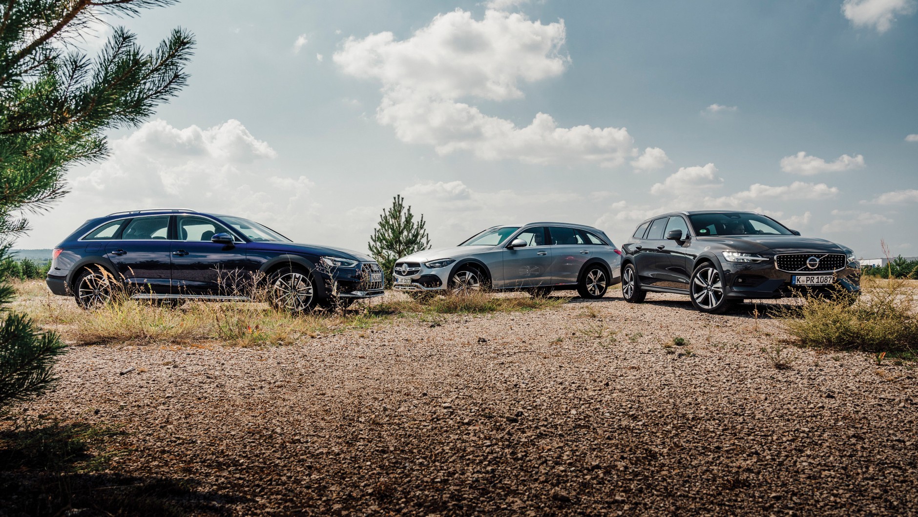 Audi A4 Allroad, Mercedes klasy C All Terrain i Volvo V60 Cross Country