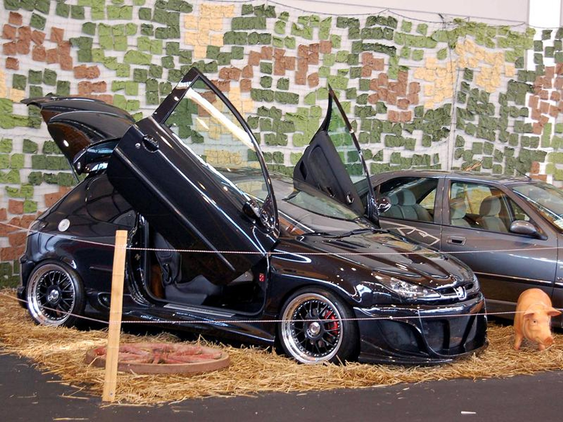 Tuning World Bodensee 2008: Golfy, drifting i dziewczyny -  fotogaleria (2)