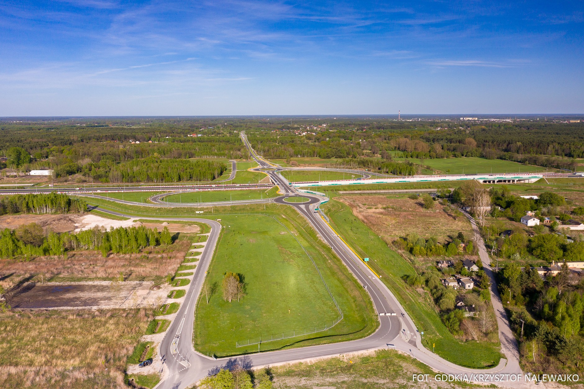Węzeł Wołomin na drodze ekspresowej S8, skrzyżowanie z drogą wojewódzką nr 635