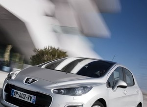 Odmłodzony Peugeot 308 od marca 2011 w sprzedaży