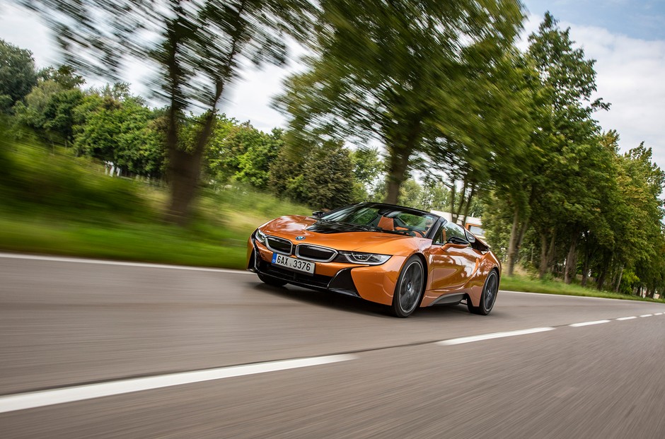 Test BMW i8 Roadster - futurystycznie i luksusowo