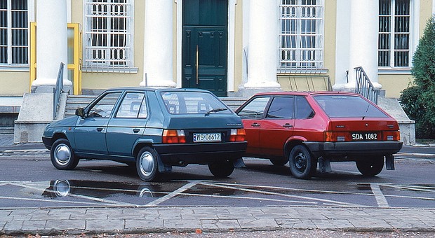 Skoda Favorit kontra Łada Samara (z archiwum Auto Świata)