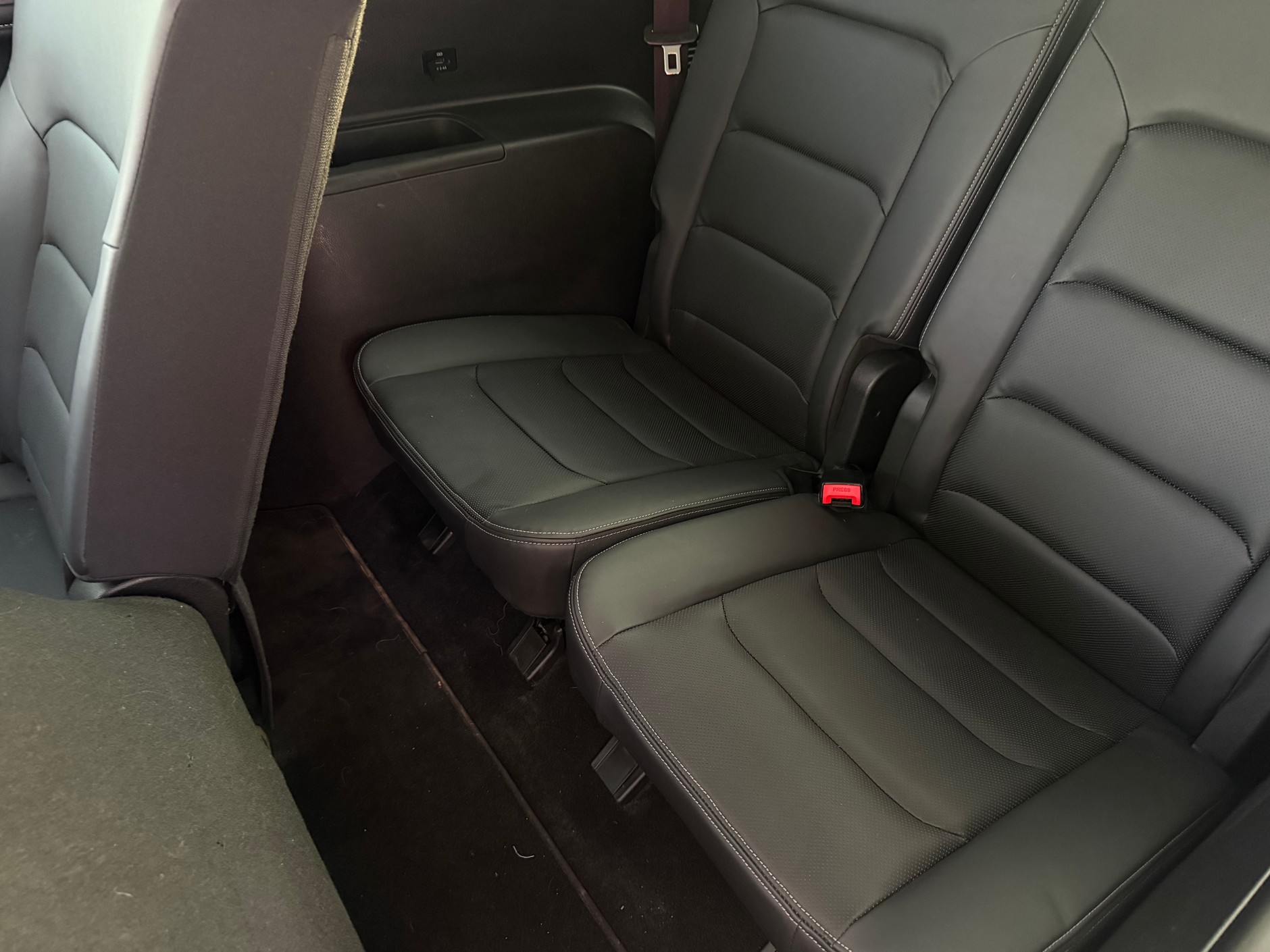 JAC JS8 Pro – trzeci rząd siedzeń