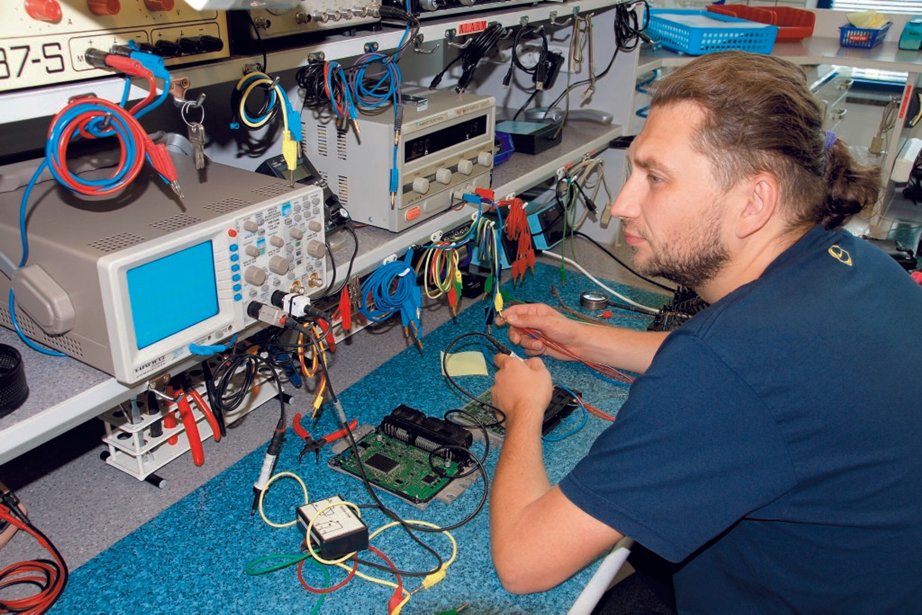 Elektronika w aucie - naprawiać czy nie