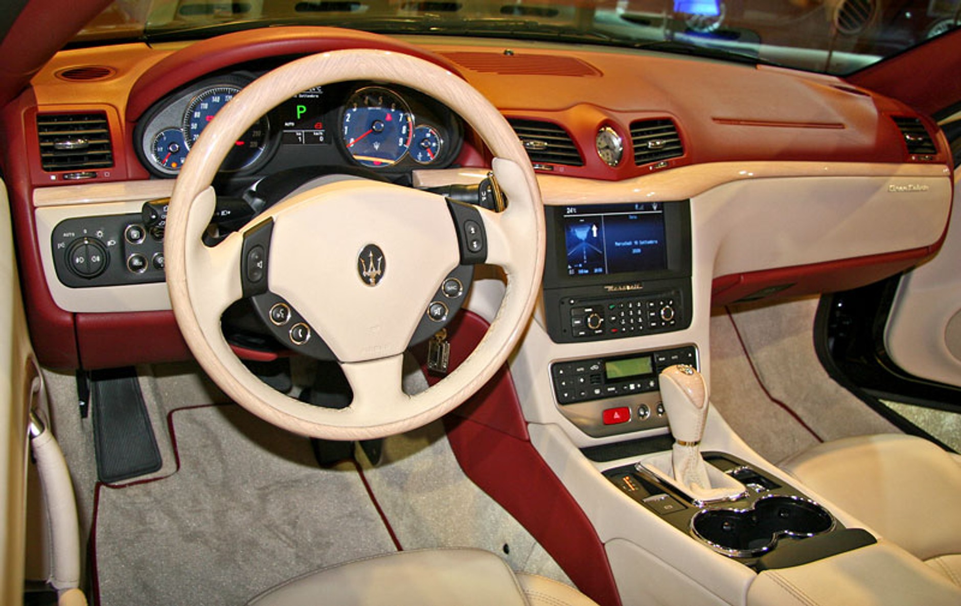 IAA Frankfurt 2009: Maserati GranCabrio czyli GranTurismo bez dachu