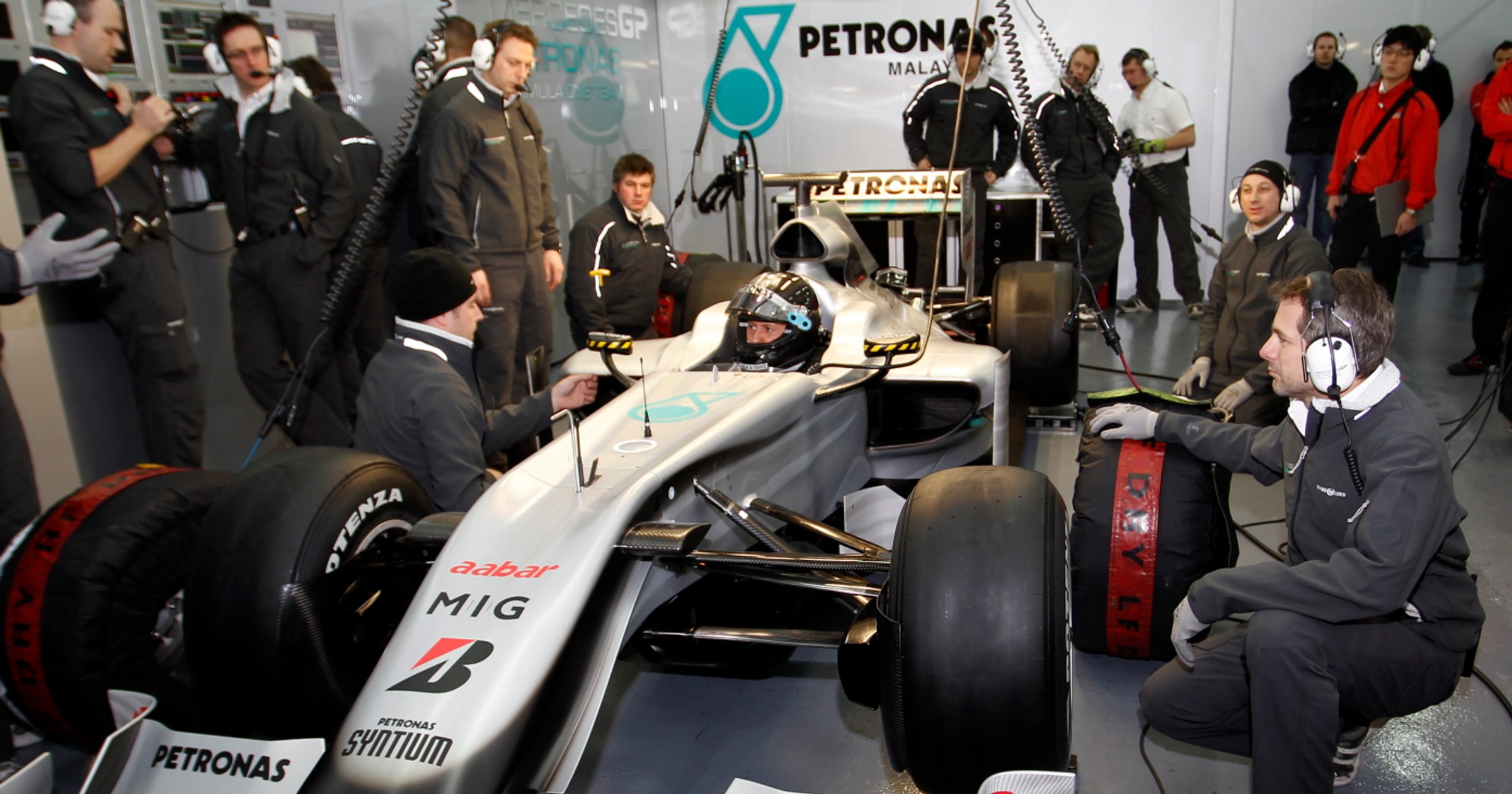 Formuła 1: Nico Rosberg w Mercedesie bezkonkurencyjny (Barcelona - 3. dzień testów)