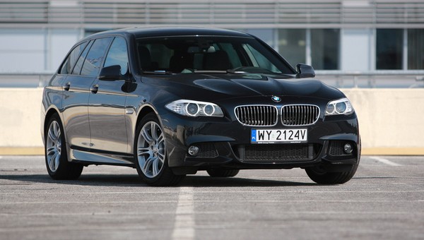 Skoda Superb kontra BMW serii 5 i Mercedes klasy E: czy Skoda okaże się lepsza od Mercedesa i BMW?