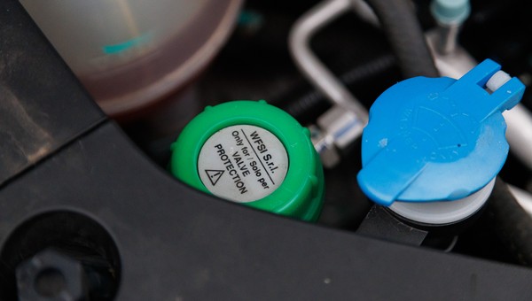 Zbiornik płynu do ochrony zaworów/Valve Protection