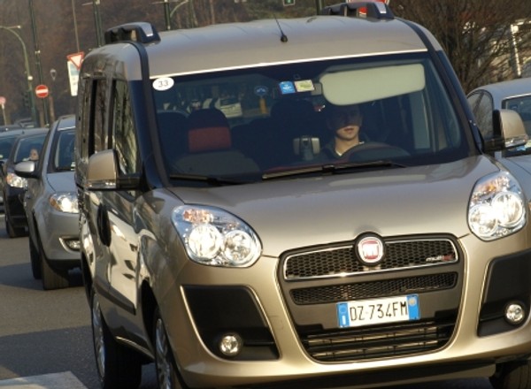 Fiat Doblo II (2009 - ): rodzinny, użytkowy, funkcjonalny. Test i opinie