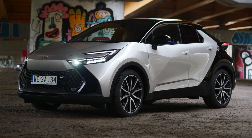 Toyota C-HR GR Sport 2.0 Hybrid DynamicForce 197 KM AWD-ie-CVT