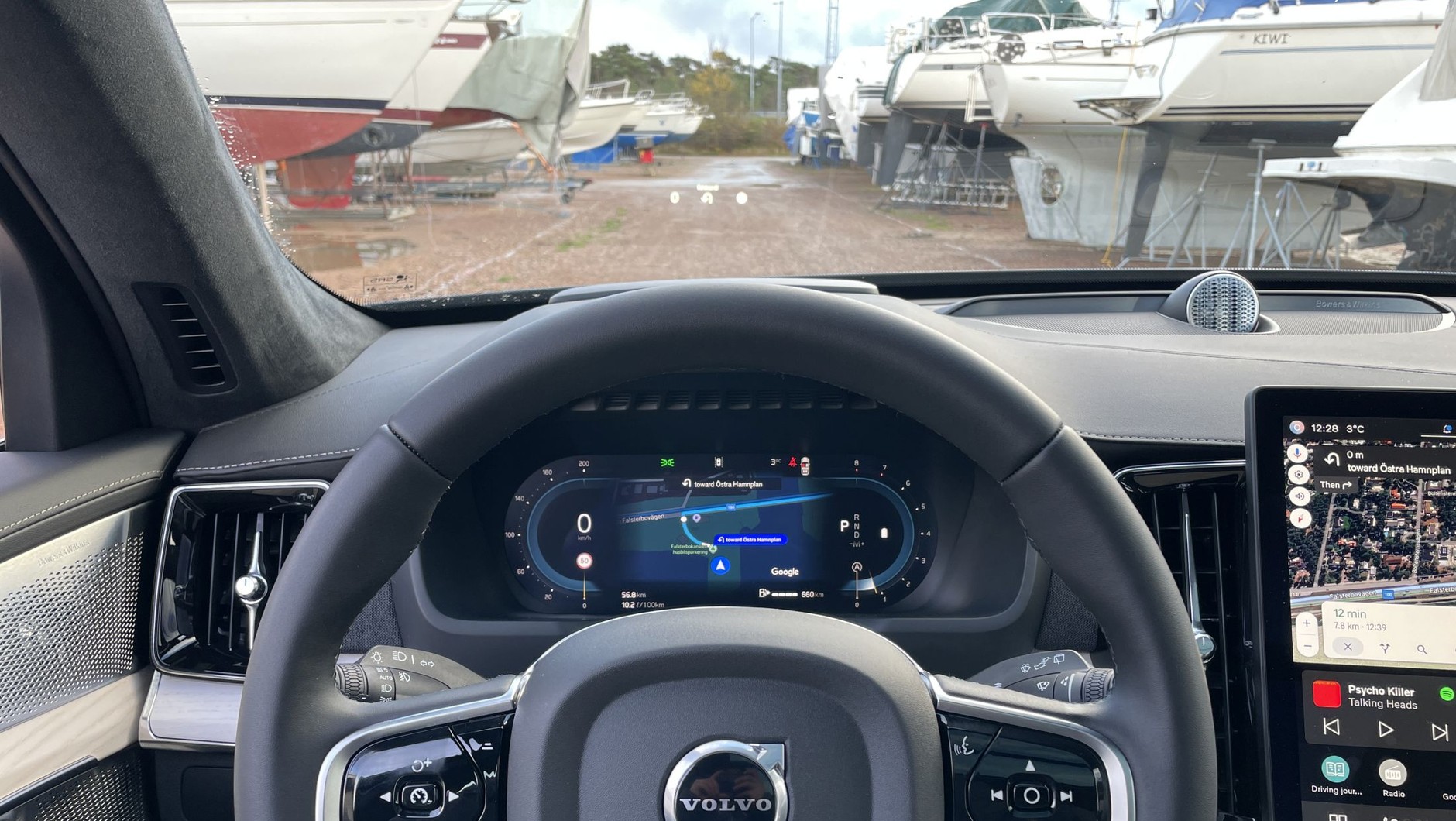 Volvo XC90 ma "miękki", ale całkiem niezły układ kierowniczy