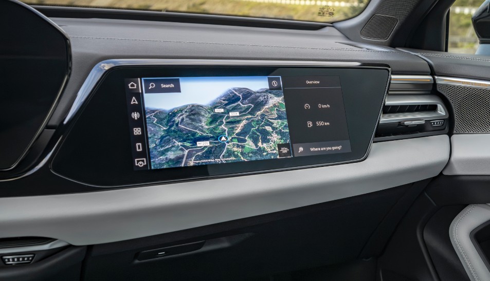 Nowe Audi A6 Avant – ekran dla pasażera