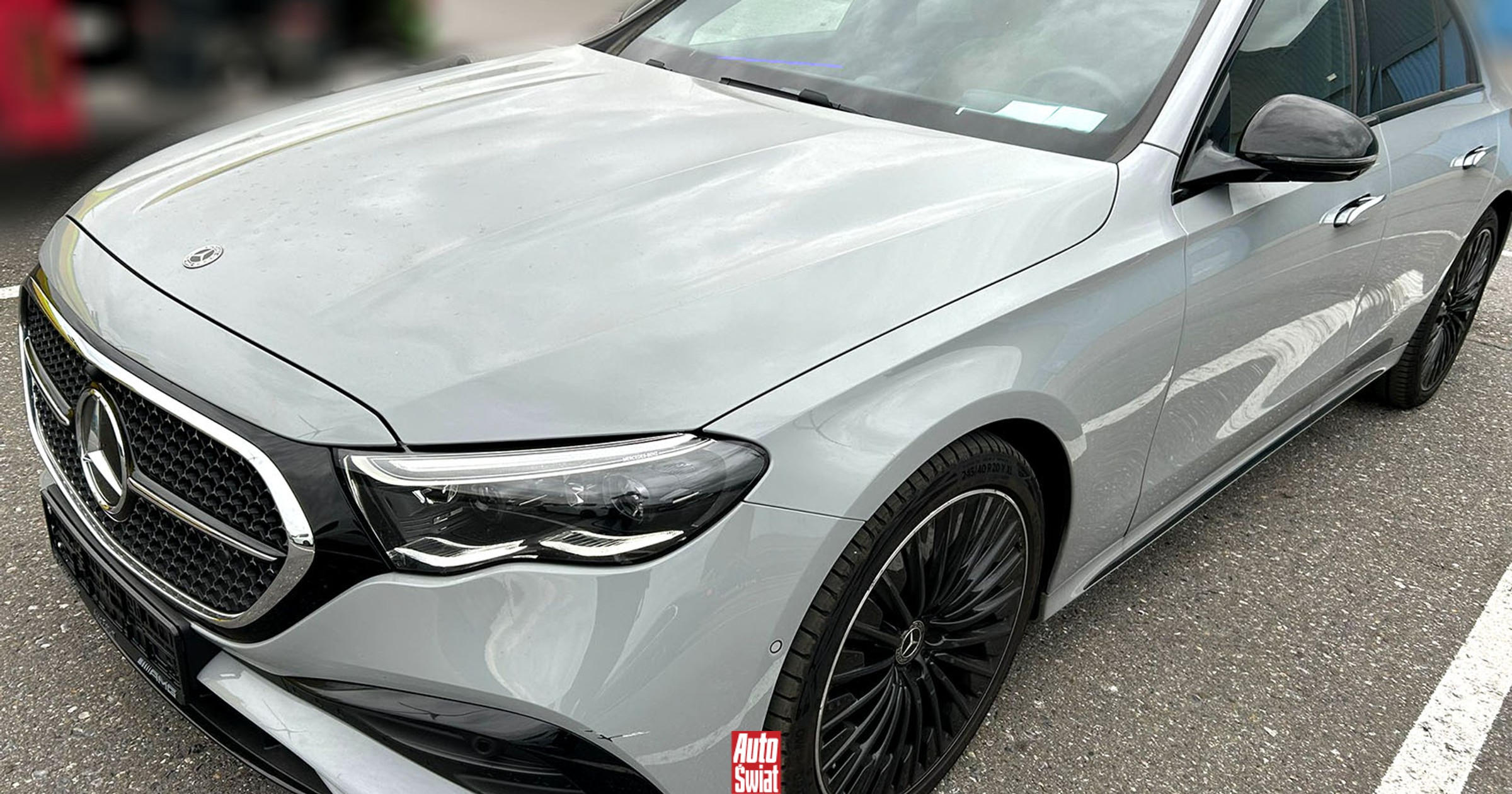 Skradziony Mercedes z Polski odzyskany tuż przed wysyłką do Dubaju. Był już w porcie