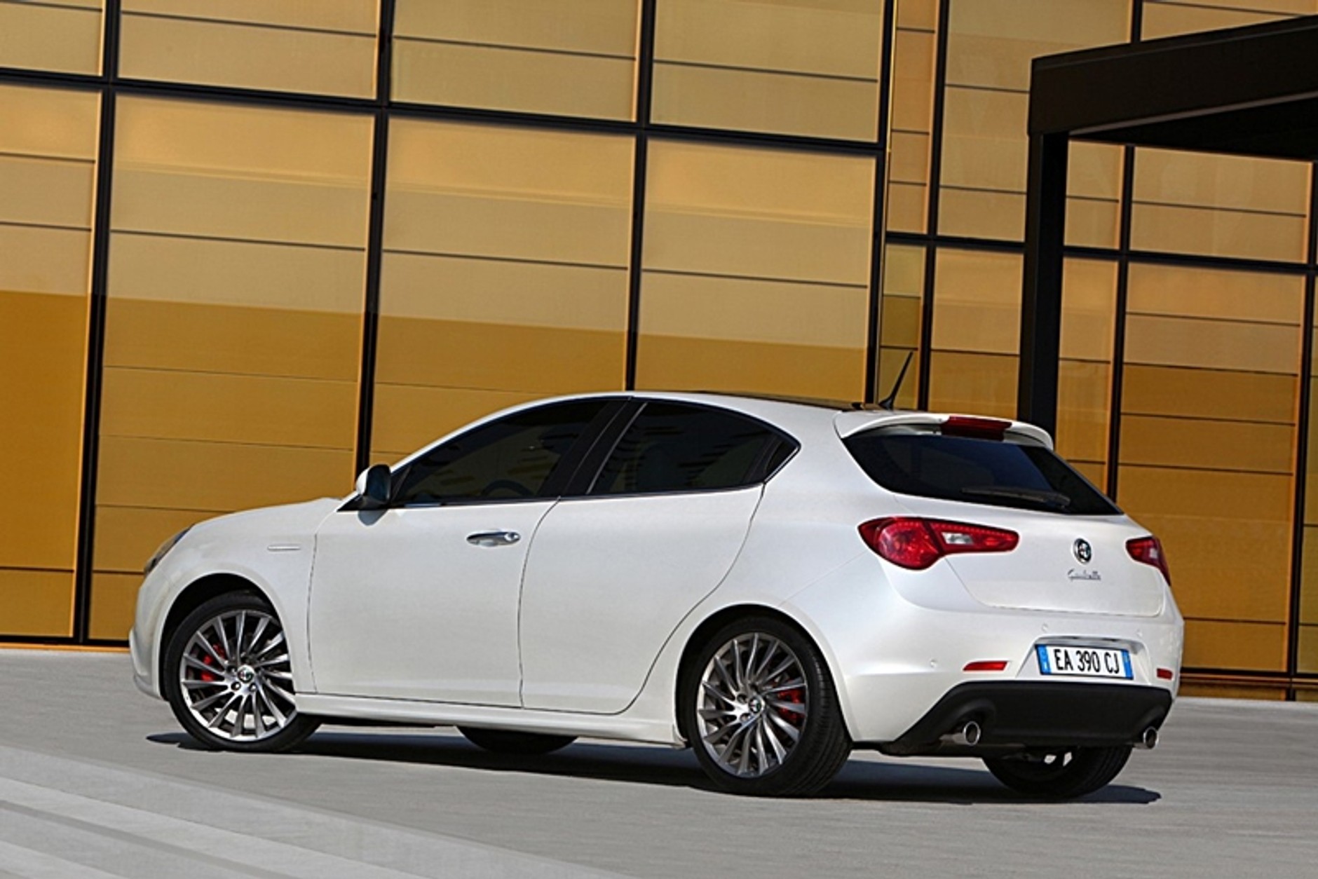 Alfa Romeo Giulietta – z pięknem trzeba obcować