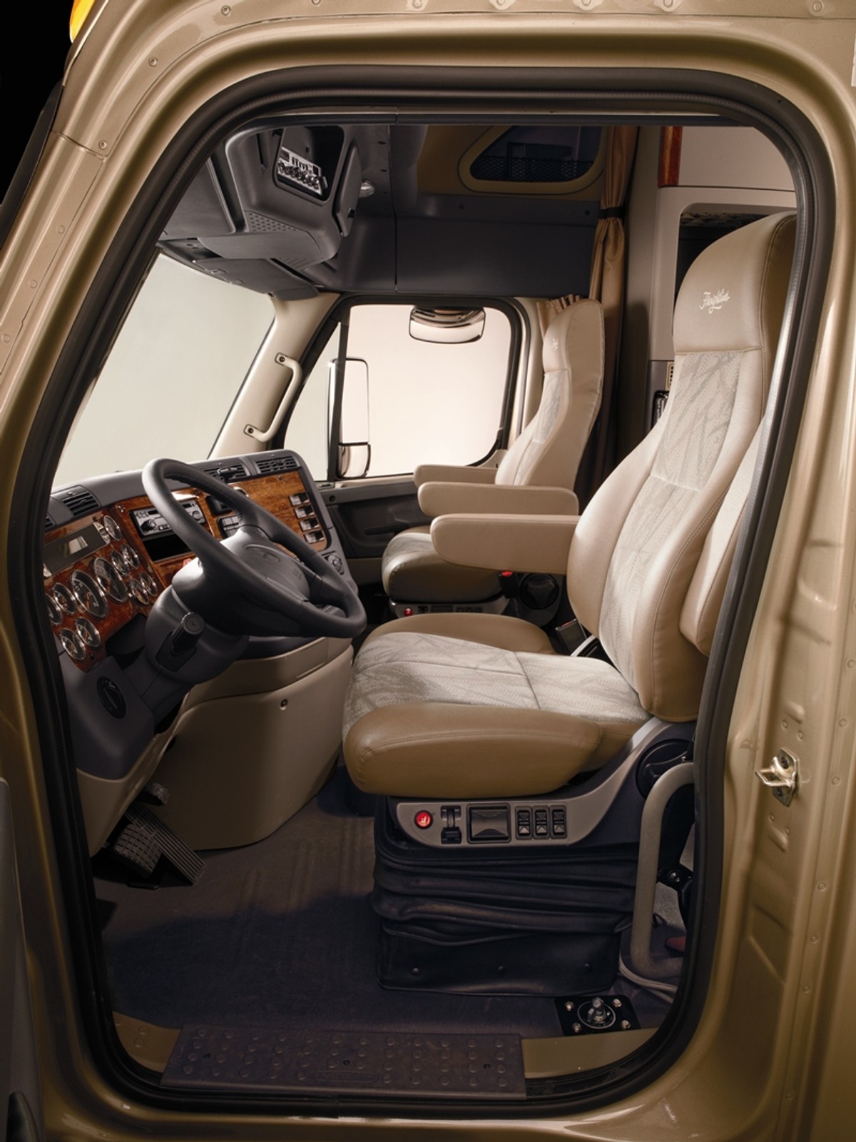 Amerykańskie ciężarówki Mercedesa to fascynujące maszyny