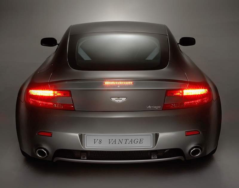 Aston Martin V8 Vantage: więcej mocy dla starszych wersji