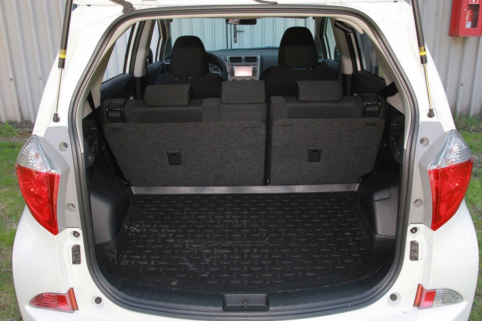 Toyota Verso S: mikrovan z makro wnętrzem