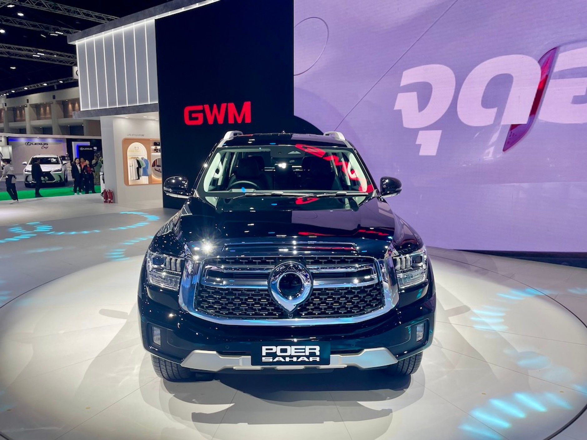 Salon w Bangkoku – samochody chińskie