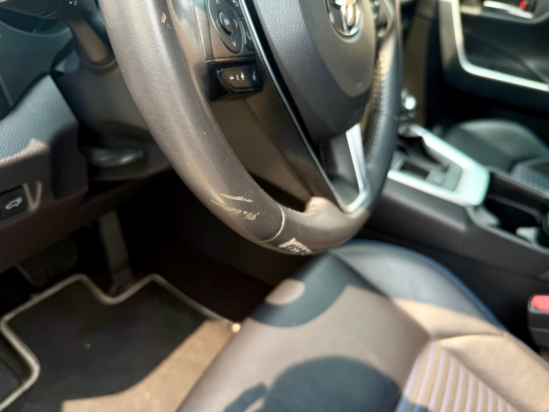 Toyota RAV4 sprowadzona z Włoch – rocznik 2019, przebieg 85 tys. km, cena 115 tys. zł