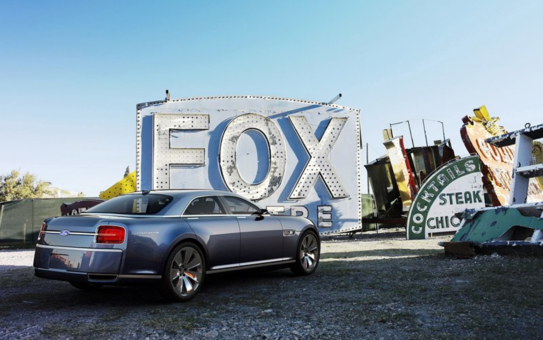 Ford Interceptor Concept: 8 cylindrów, etanol, 400 koni