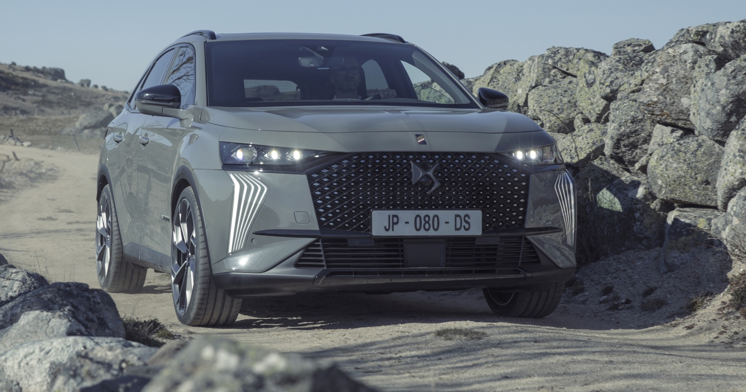 DS 7. Francuski SUV z najmocniejszym napędem w historii