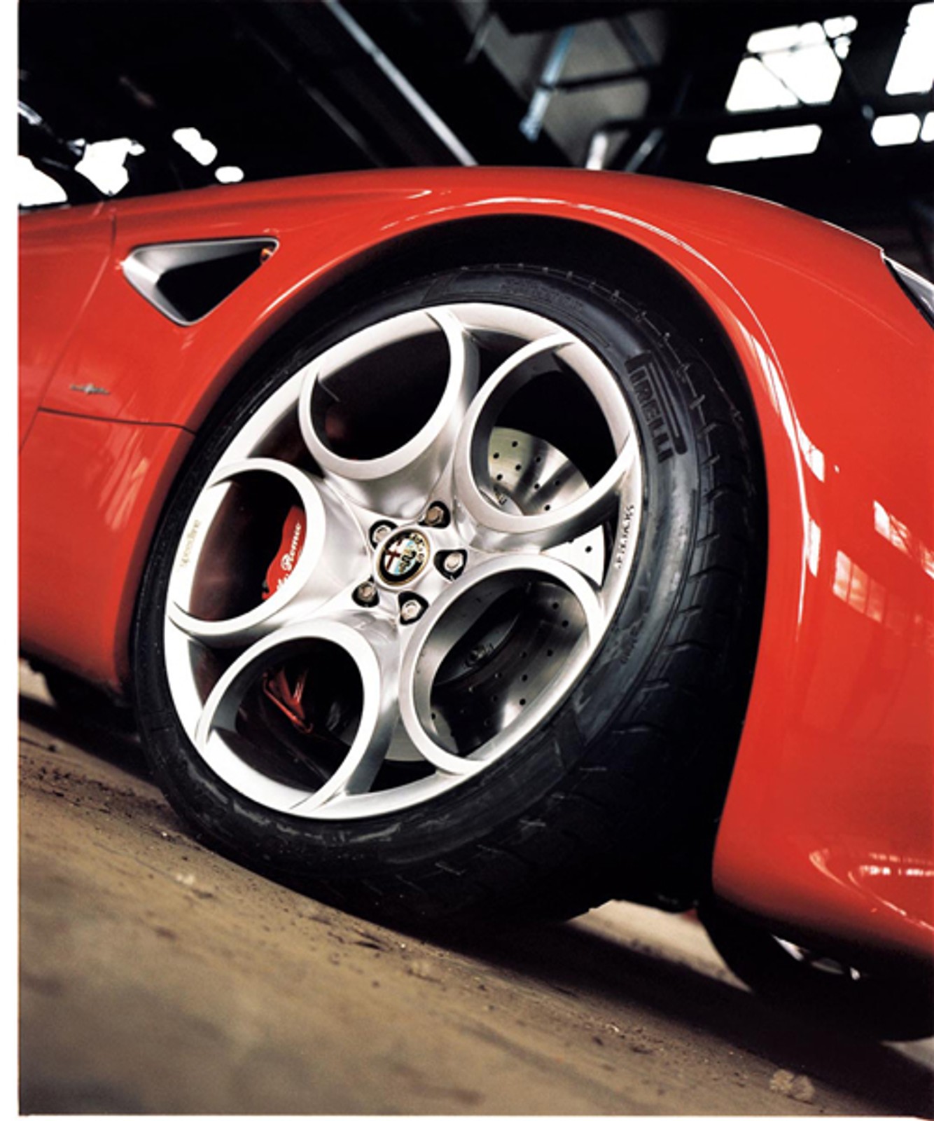 Alfa Romeo 8C Competizione Spider - Ferrari od Alfy