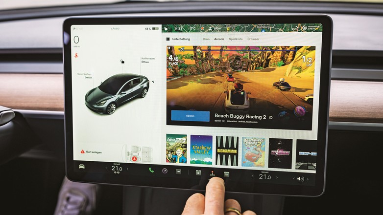 Tesla Model 3 i BMW i4