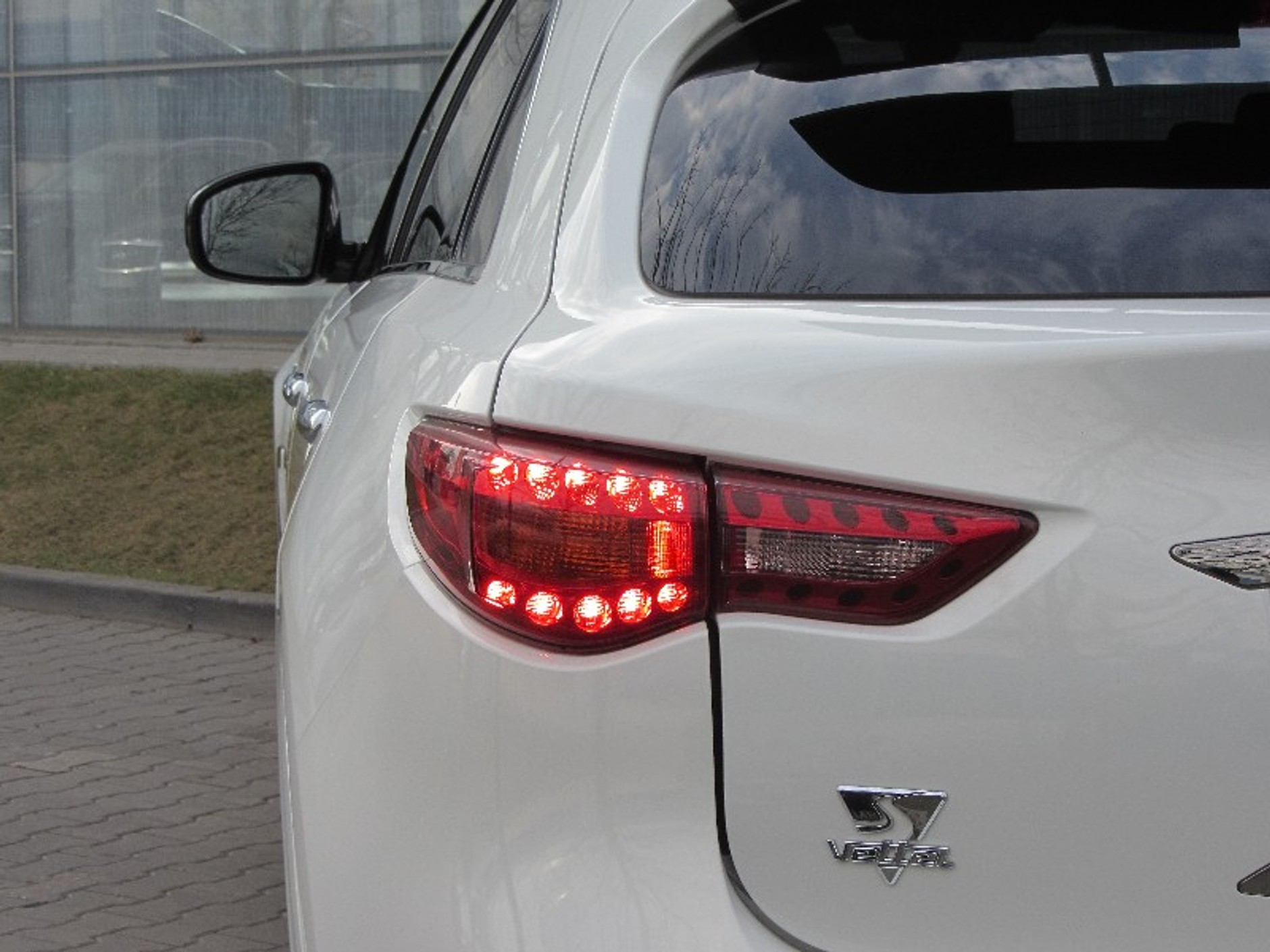 Infiniti FX Sebastian Vettel Edition