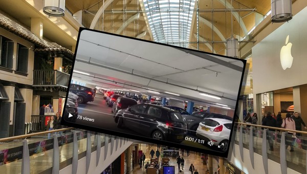 Świąteczny chaos w centrum handlowym. Kierowcy utknęli na piętrowym parkingu na kilka godzin [WIDEO]