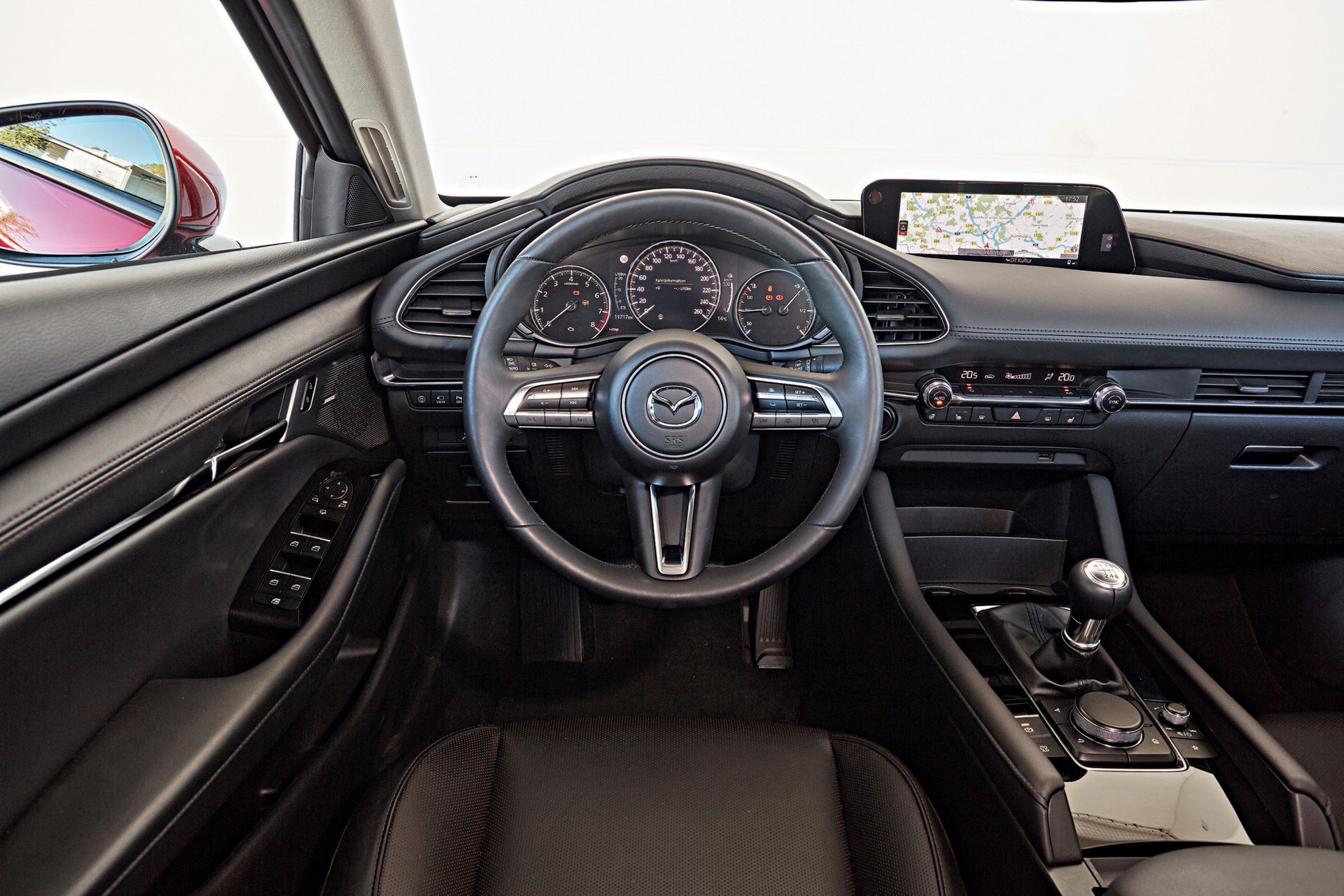 Mazda 3 - kokpit