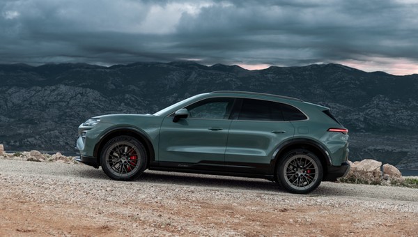 Porsche Cayenne Turbo Electric 2025
