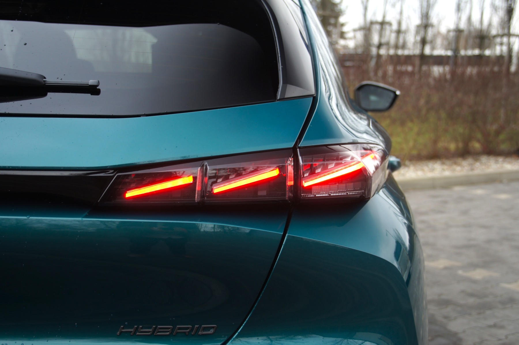 Peugeot 308 1.2 Hybrid 145 KM