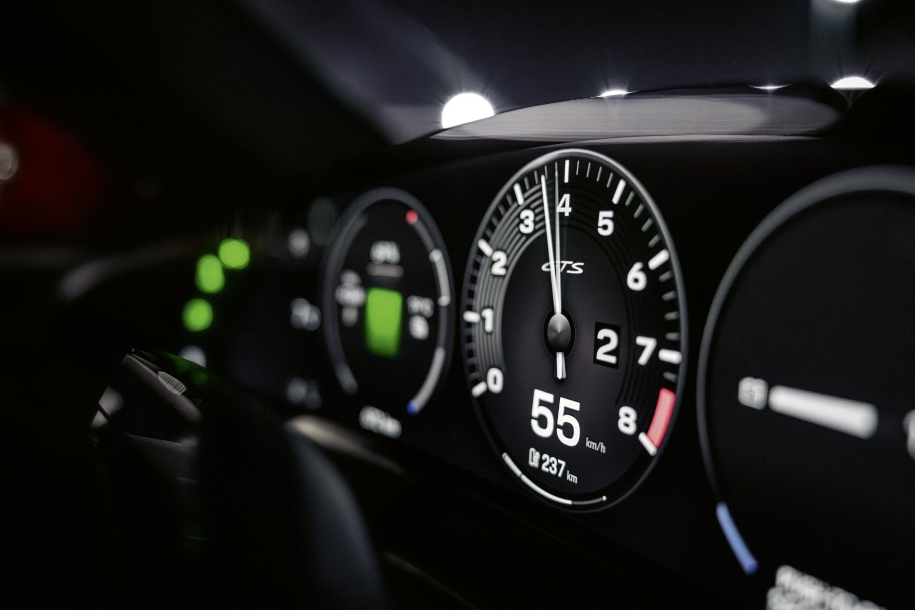 Porsche Taycan GTS z systemem E-Shift (2027)