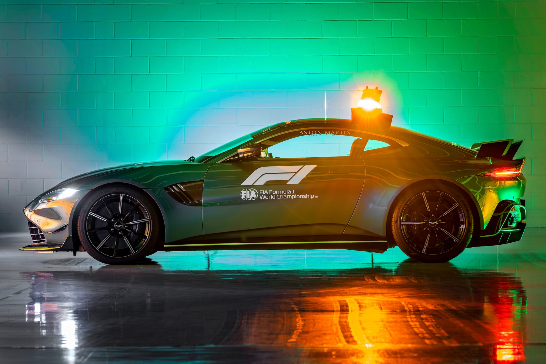 Aston Martin dostarczy auta funkcyjne do F1