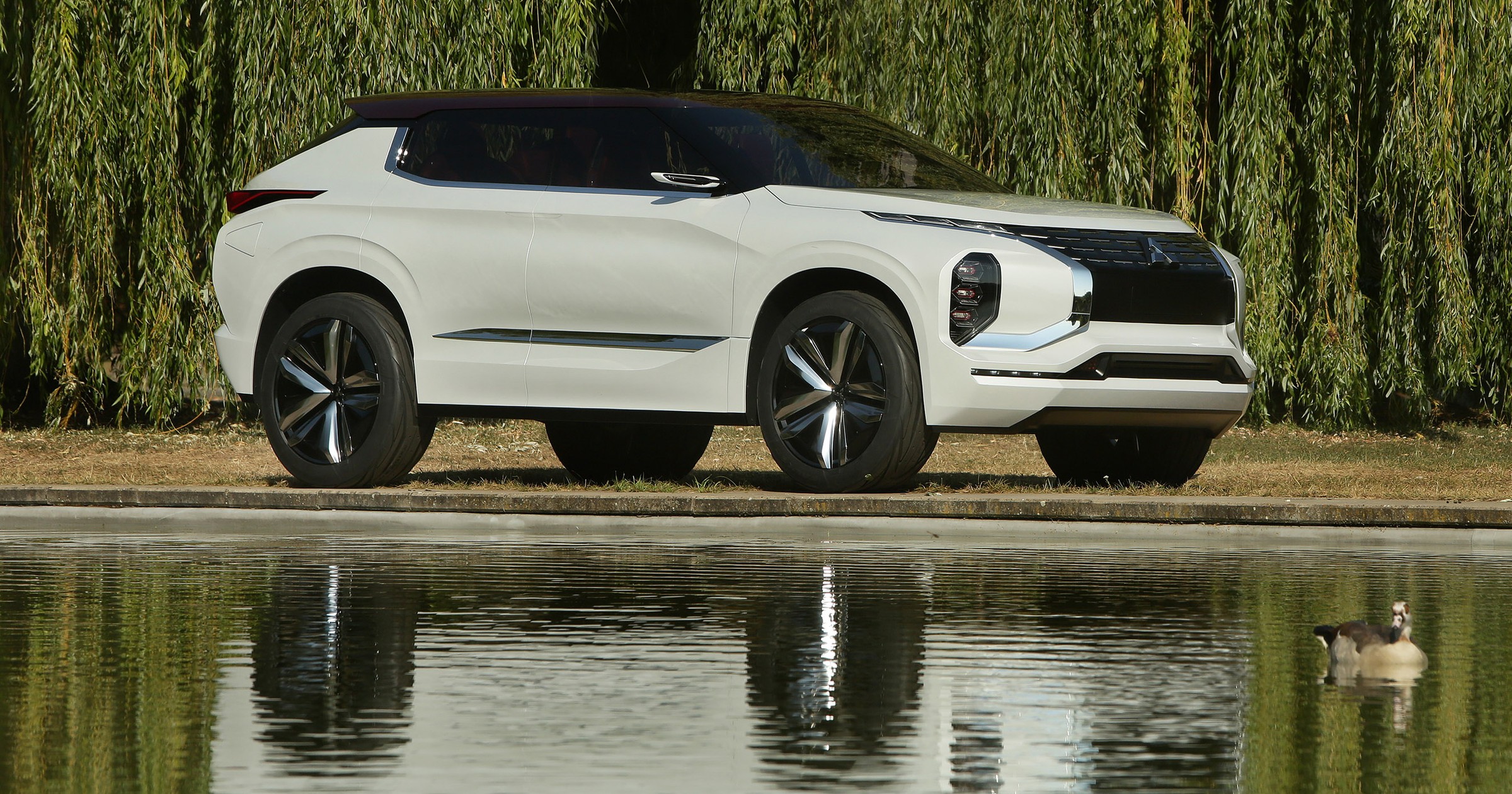 Mitsubishi GT-PHEV Concept