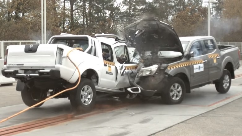Test zderzeniowy Global NCAP - Nissan NP300 kontra Nissan Navara