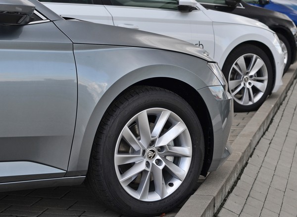 SUV dla urzędnika, czyli rządowy przetarg na ponad 300 aut. Chcieli wszystkiego, nic nie dostaną!