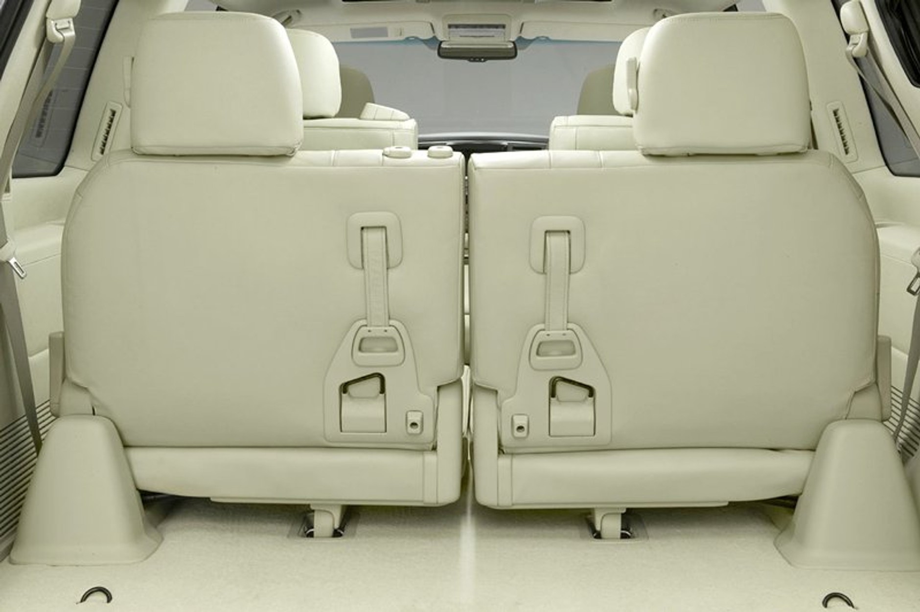 Lexus LX 570 nowa kreacja na temat Land Cruisera