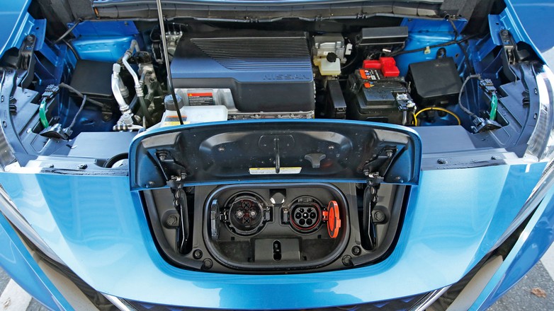 Hyundai Ioniq kontra Nissan Leaf - auta elektryczne dla ludu