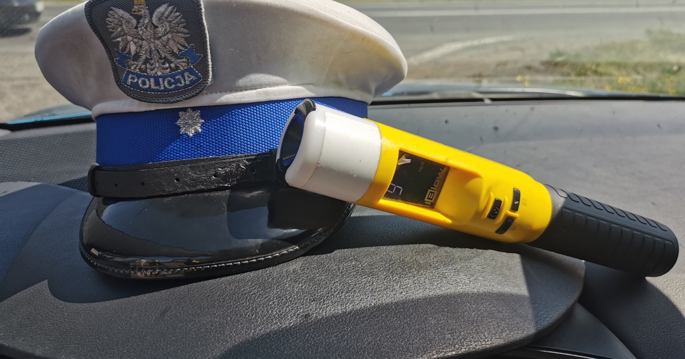 Obraz pochodzący z serwisu https://konin.policja.gov.pl/w10/aktualnosci/253464,WPADL-NA-PRZEKROCZENIU-PREDKOSCI.html