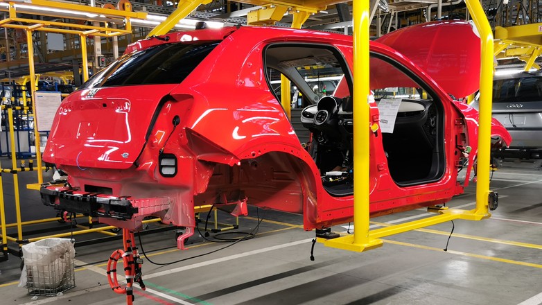 Fabryka Stellantis w Tychach – linia montażowa Jeepa Avengera i Fiata 600e