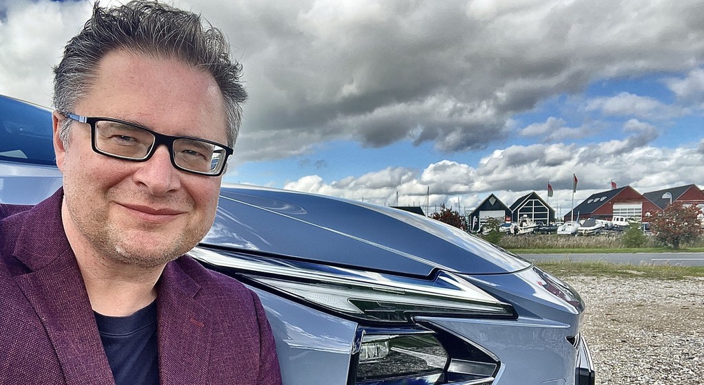 Lexus ES (8. generacja)