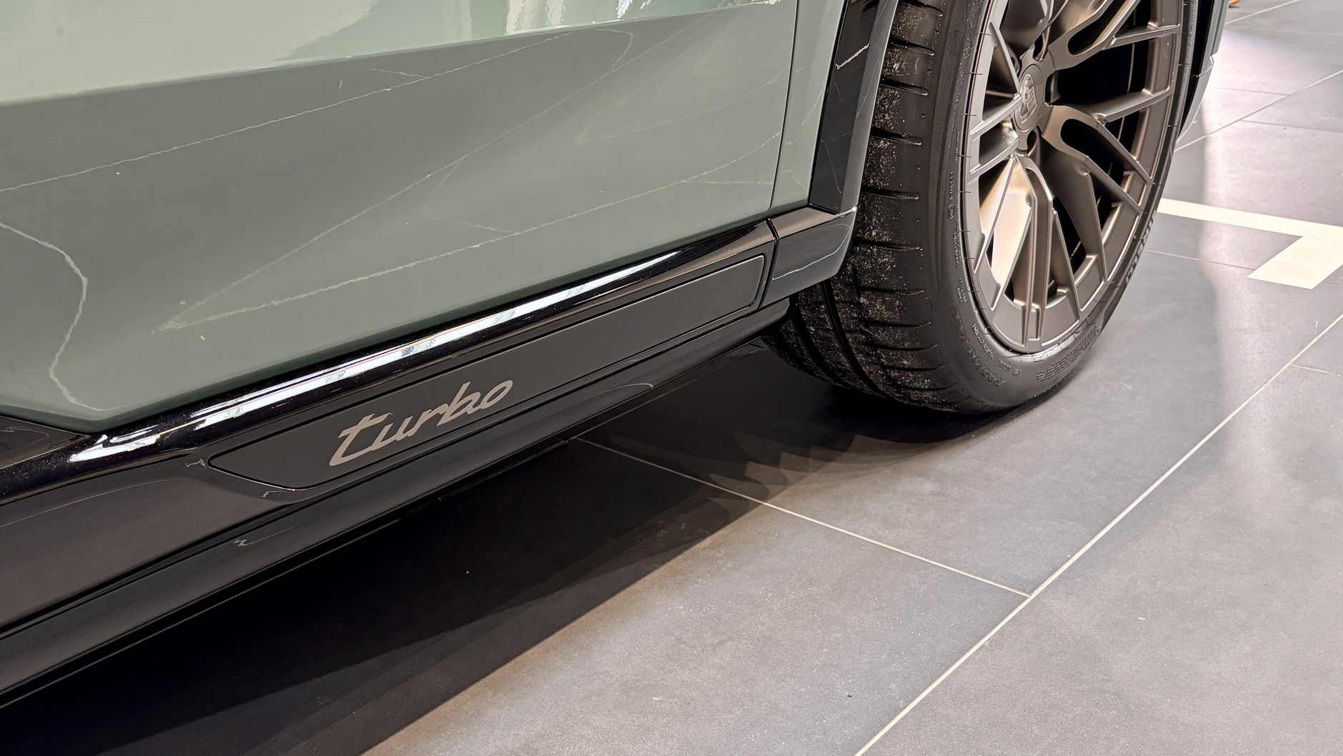 Premiera Cayenne Electric w Porsche Centrum Warszawa Wawer