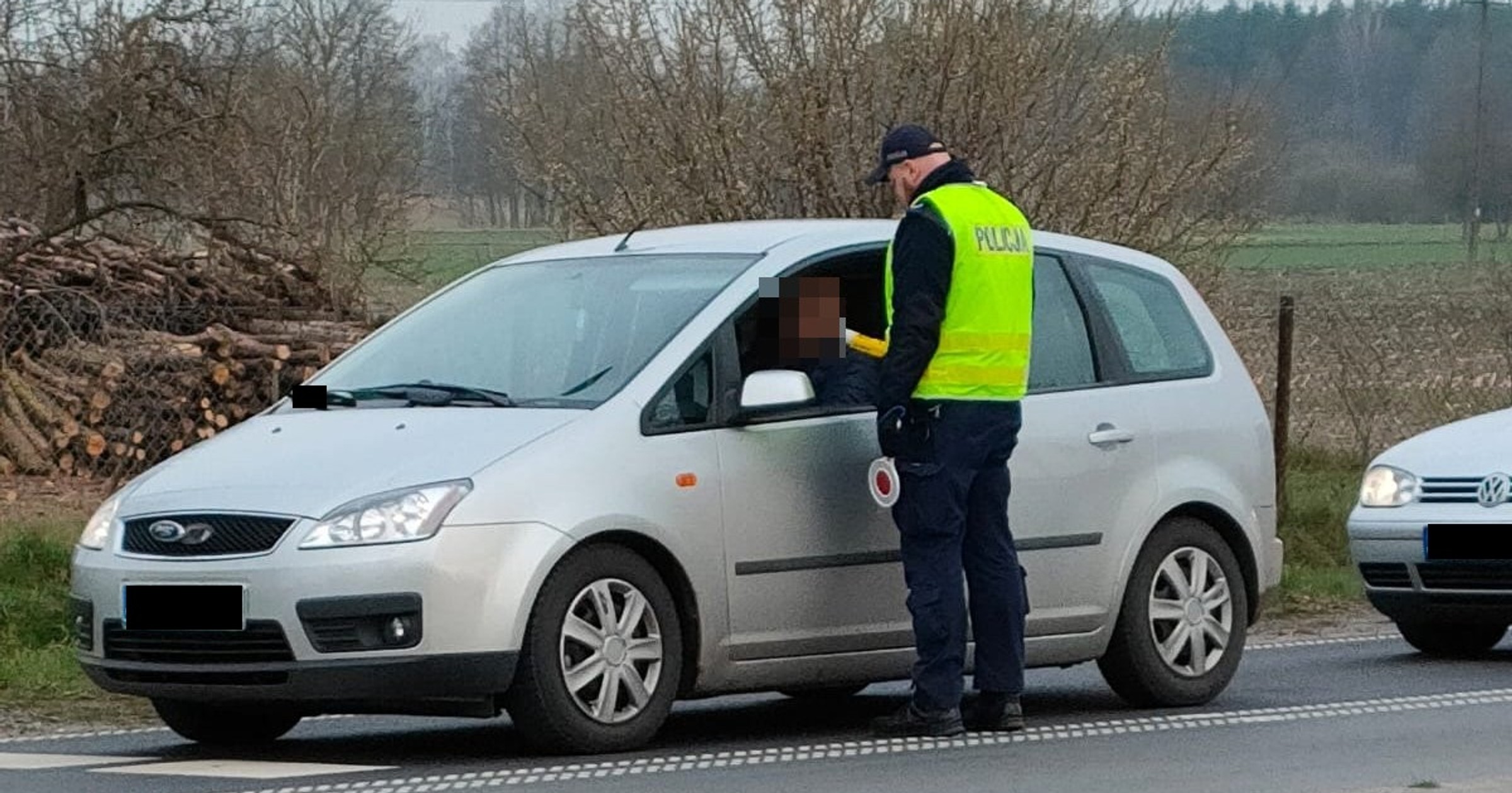 Kontrola drogowa - zdjęcie ilustracyjne