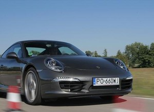 Porsche 911 Carerra 4S: Sportowiec o dwóch obliczach