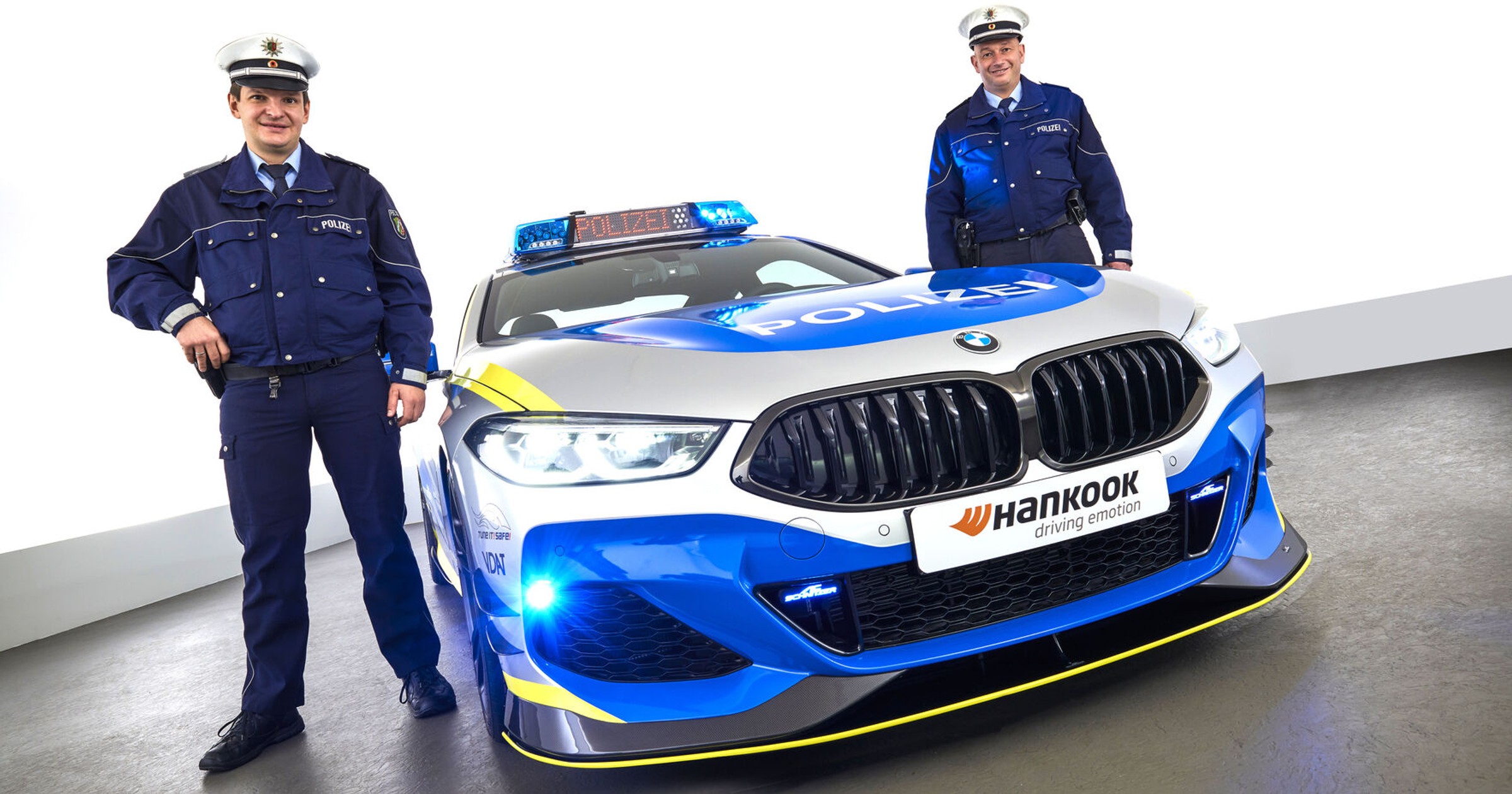 Policyjne BMW M850i AC Schnitzer