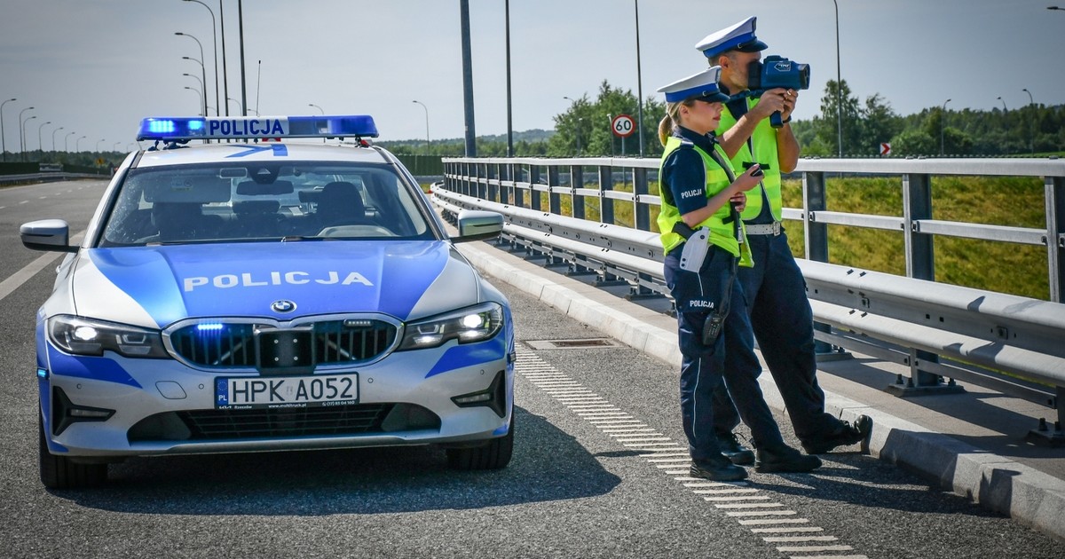  Od rana trwają kontrole z wiaduktów. Kierowcy w szoku, bo myśleli, że policja tego nie sprawdza - Auto Świat