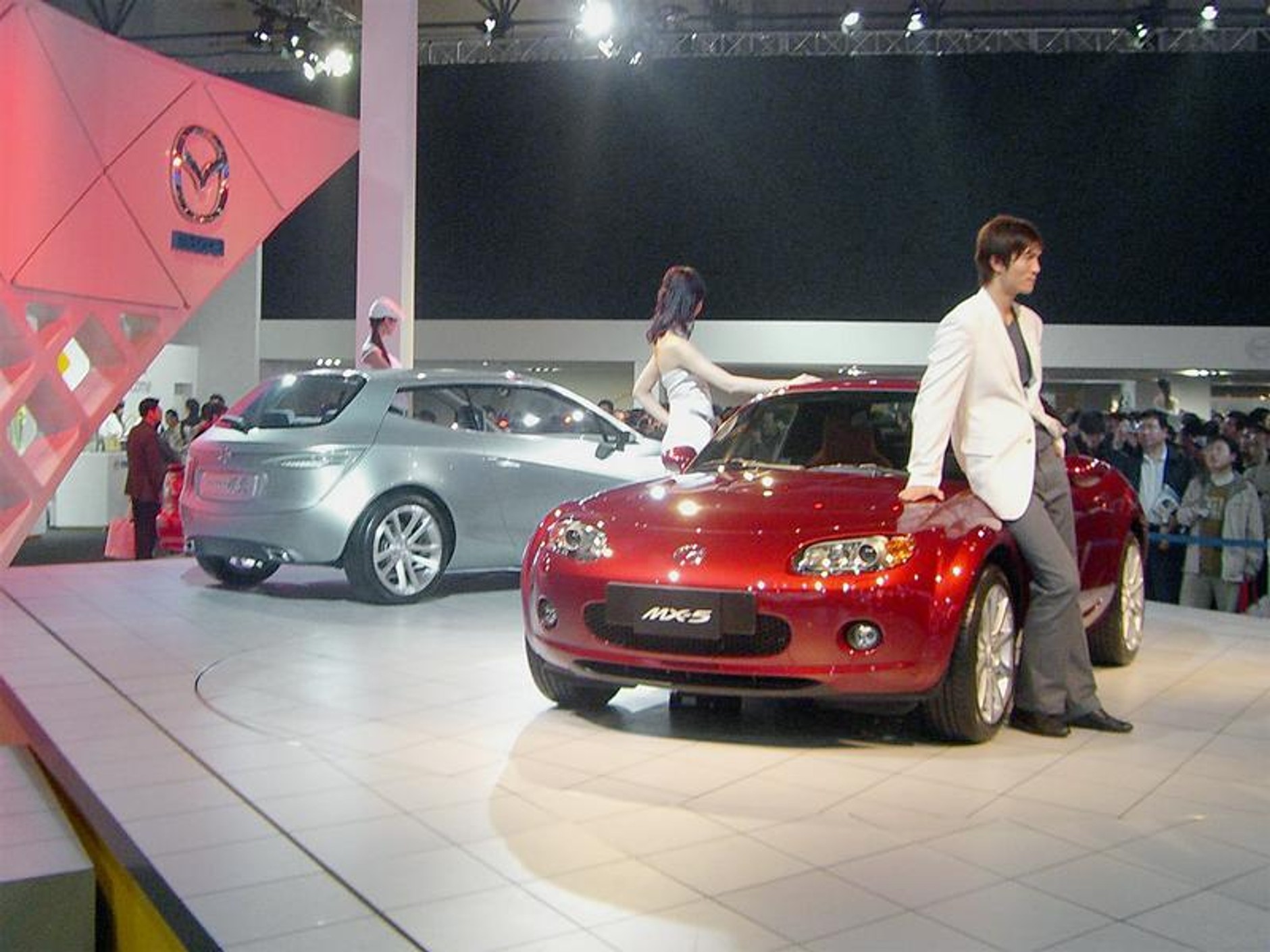 Pekin 2006 - fotogaleria z salonu oraz piękne modelki