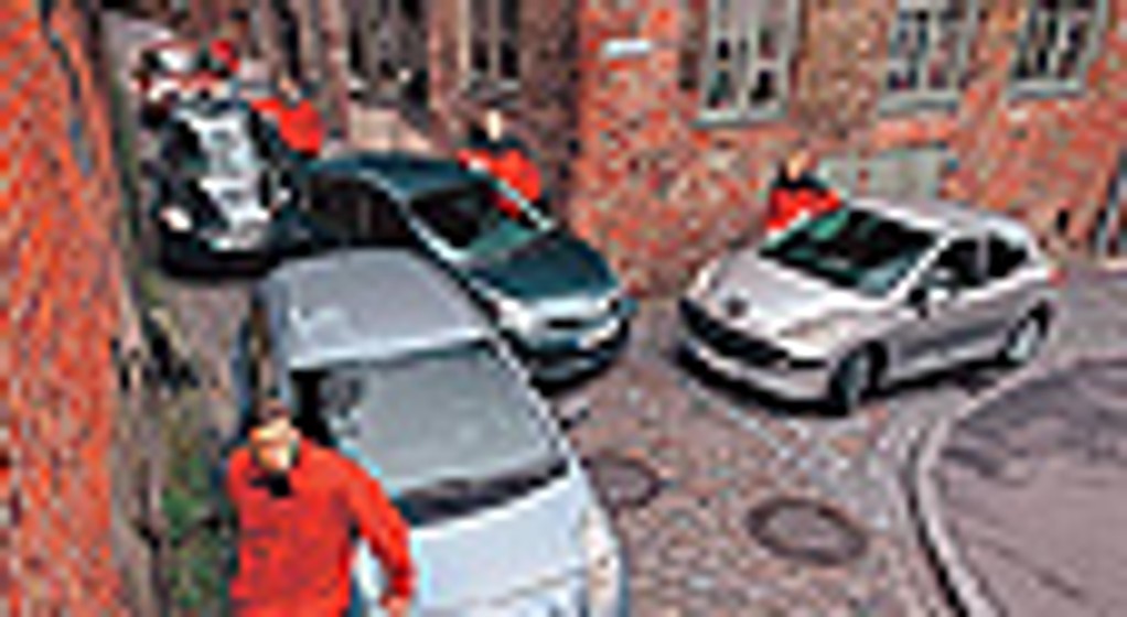 Toyota Yaris, Renault Clio, Peugeot 207, Fiat Grande Punto, VW Polo - Który maluch jest największy?